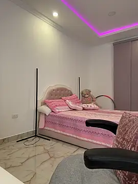 Snapshot of Sensualtease chatting on 7, 2, 2026 Sensualtease online show from 7, 2, 2026