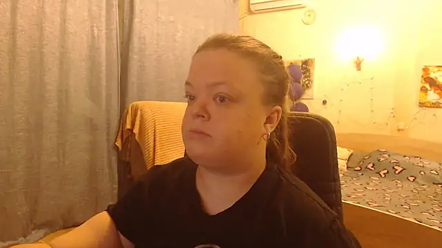 Janiffer MiMi online show from 11, 1, 2025