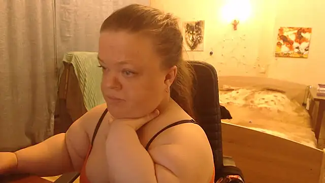 Janiffer MiMi online show from 6, 3, 2025