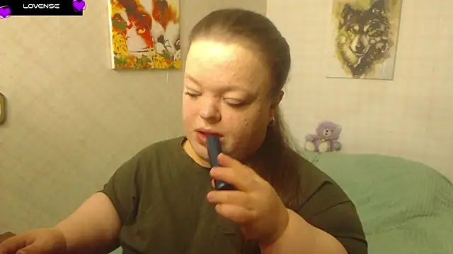 Janiffer MiMi online show from 5, 10, 2025