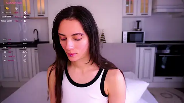 Holla Molly online show from 20, 2, 2025