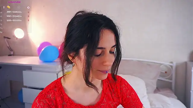 Holla Molly online show from 23, 3, 2025