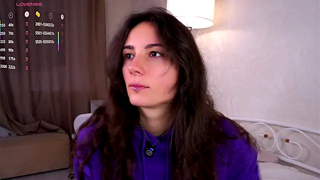 Holla Molly online show from 2, 11, 2025