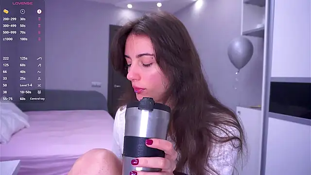 Snapshot of Holla_Molly chatting on 16, 4, 2026 Holla Molly online show from 16, 4, 2026