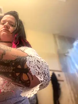 Snapshot of 1-800-FUCKYOU chatting on 2, 12, 2024 1-800-FUCKYOU online show from 2, 12, 2024