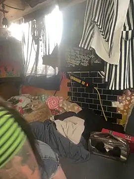 Snapshot of 1-800-FUCKYOU chatting on 8, 1, 2025 1-800-FUCKYOU online show from 8, 1, 2025