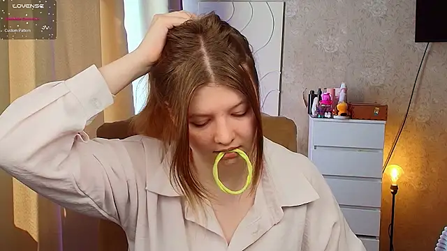 Vivian cutie online show from 21, 3, 2026