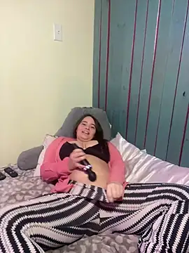 Snapshot of CamilaLovexoxo chatting on 18, 12, 2024 CamilaLovexoxo online show from 18, 12, 2024