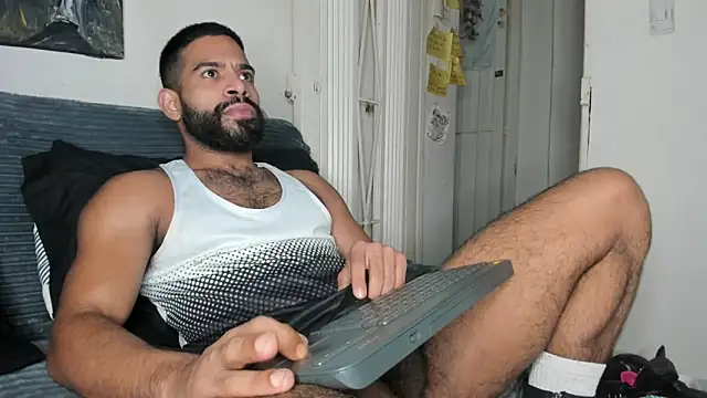 sweatyhairypig23 online show from 8, 2, 2026