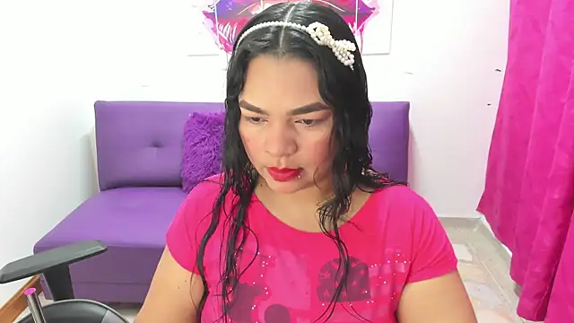 Cloe 35 online show from 6, 3, 2025