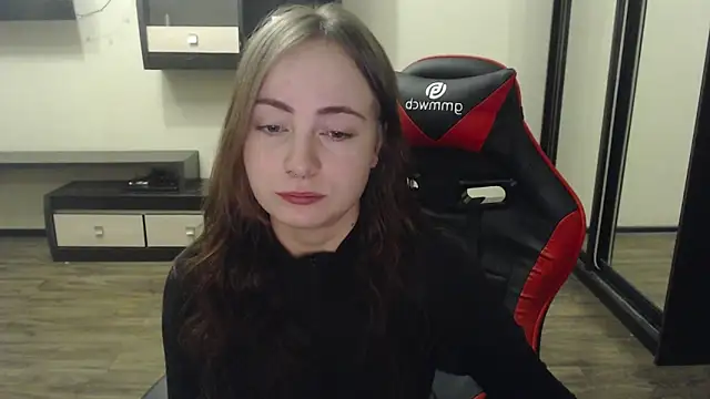 Laralianna online show from 5, 2, 2025