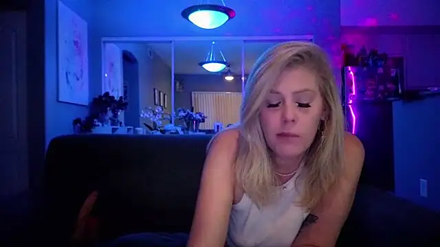 Lexi Shocker online show from 22, 11, 2025