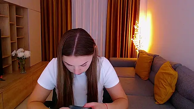  Mia Adams online show from 8, 10, 2025