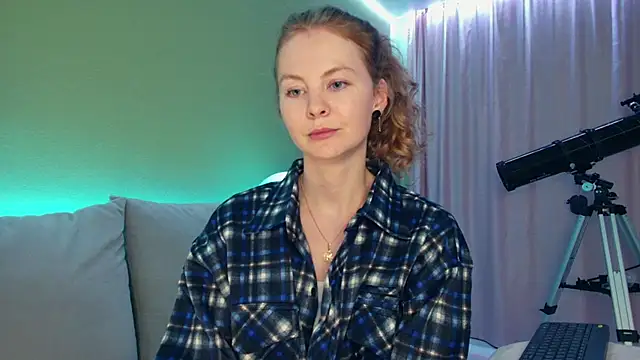 Cuddle Cat online show from 17, 1, 2025