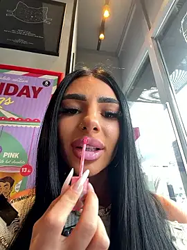 Britney Charm  online show from 18, 1, 2026