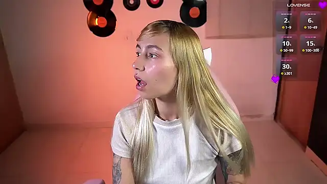 Saucy Jenn online show from 20, 3, 2026