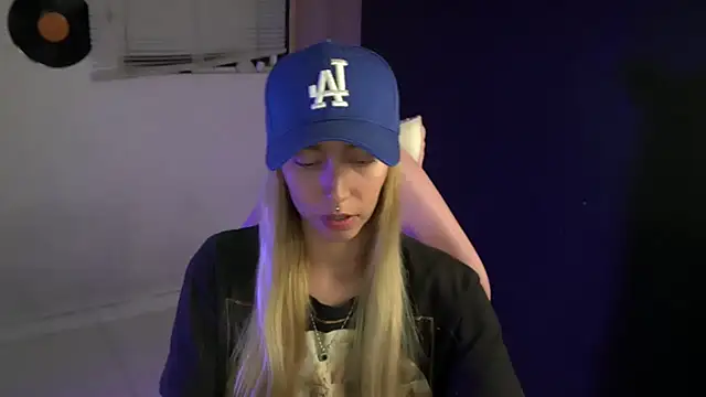 Saucy Jenn online show from 25, 7, 2026