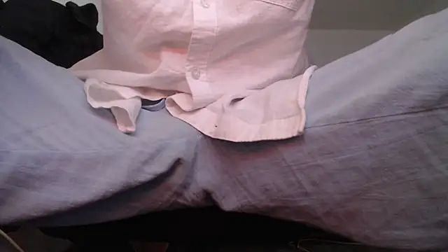 Snapshot of herver67 chatting on 2, 2, 2026 herver67 online show from 2, 2, 2026