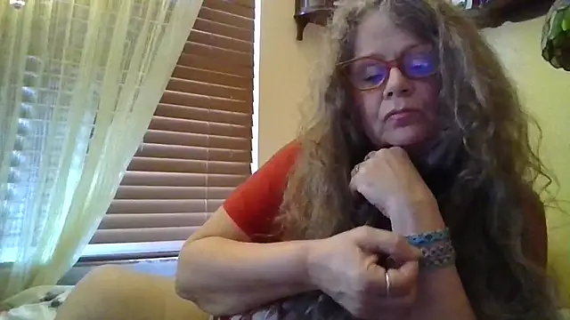 DestineeLoverGirl online show from 1, 4, 2026