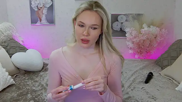 Veronika Mitchel online show from 18, 3, 2025