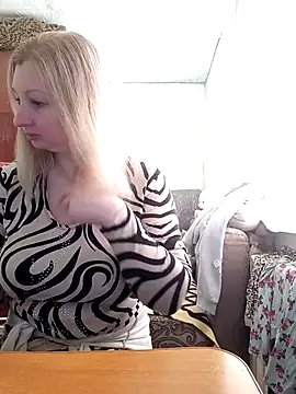 Snapshot of BustyBlond chatting on 13, 2, 2026 BustyBlond online show from 13, 2, 2026