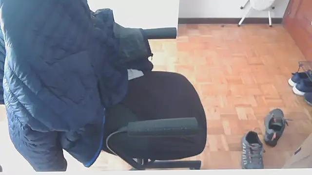 Snapshot of mikeyhotbear chatting on 4, 11, 2025 mikeyhotbear online show from 4, 11, 2025