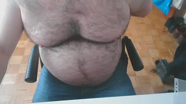 Snapshot of mikeyhotbear chatting on 2, 3, 2026 mikeyhotbear online show from 2, 3, 2026