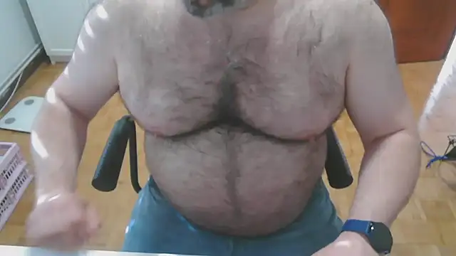 Snapshot of mikeyhotbear chatting on 5, 5, 2026 mikeyhotbear online show from 5, 5, 2026