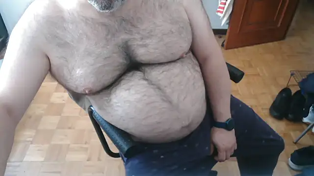 Snapshot of mikeyhotbear chatting on 10, 6, 2026 mikeyhotbear online show from 10, 6, 2026