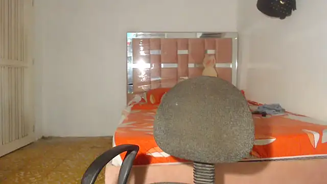 Kristal Cox1 online show from 1, 2, 2025