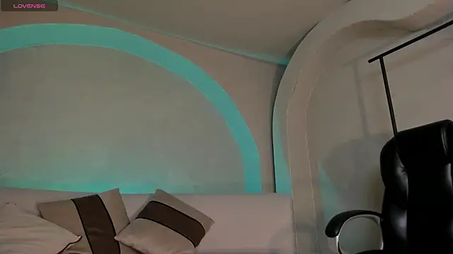 ErikaBenz  online show from 25, 10, 2025