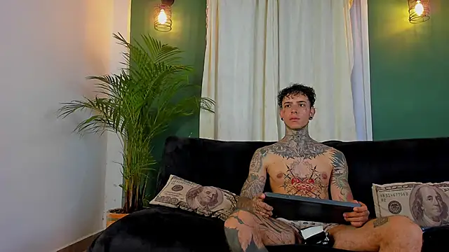 Snapshot of Aron_ford chatting on 28, 5, 2026 Aron ford online show from 28, 5, 2026