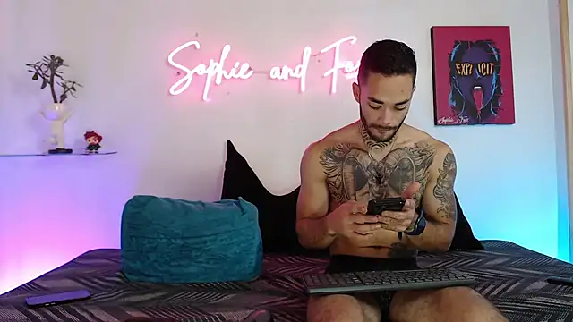 SophieFoxx17 online show from 13, 9, 2025