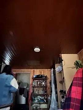 Snapshot of _Laary chatting on 12, 9, 2025 Laary online show from 12, 9, 2025