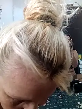 Nicolle Milf online show from 22, 9, 2025