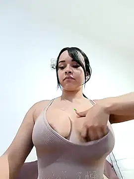 LindaGarcia22 online show from 13, 12, 2024