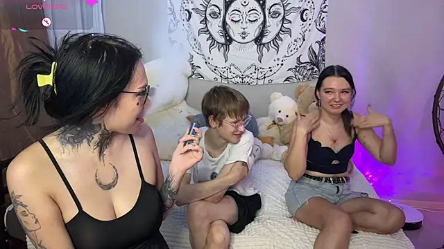 Laura Key online show from 27, 7, 2026