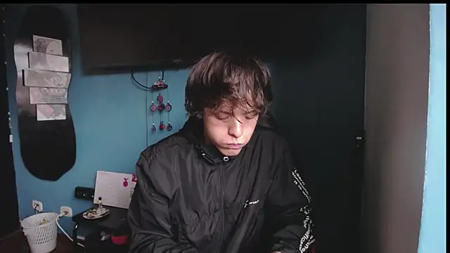 Santiago kiler online show from 4, 4, 2026