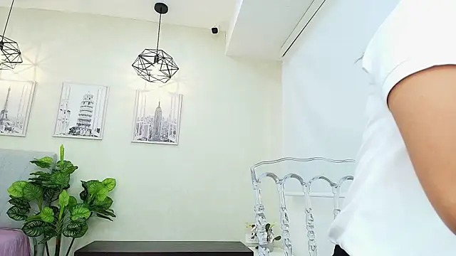 Sassy--Girl online show from 22, 9, 2025