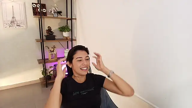 Sassy--Girl online show from 10, 7, 2026