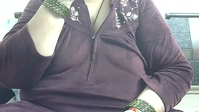 Snapshot of Kavya_XX chatting on 13, 11, 2025 Kavya XX online show from 13, 11, 2025