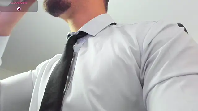 Snapshot of WilsonJules chatting on 5, 10, 2025 WilsonJules online show from 5, 10, 2025