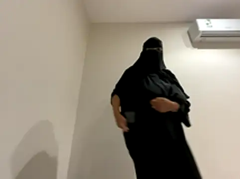 Submissive Arab online show from 9, 11, 2025