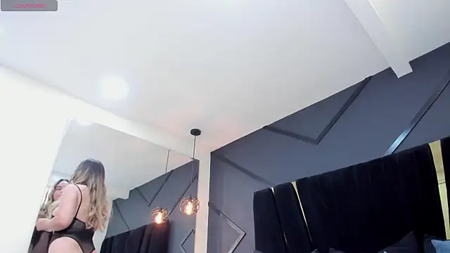 Snapshot of princesaparis chatting on 13, 3, 2026 princesaparis online show from 13, 3, 2026