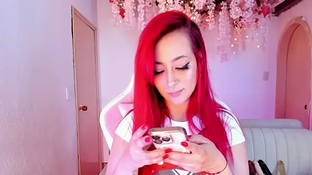 Mia-Bloom online show from 5, 11, 2025