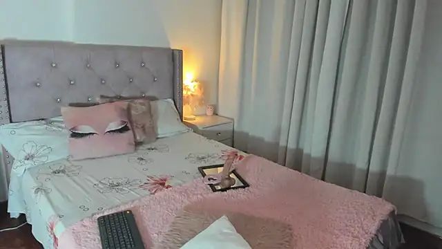Snapshot of destinysweet21 chatting on 6, 7, 2026 destinysweet21 online show from 6, 7, 2026
