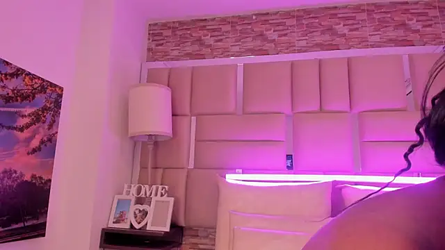 ShaniaBrownn online show from 19, 2, 2026