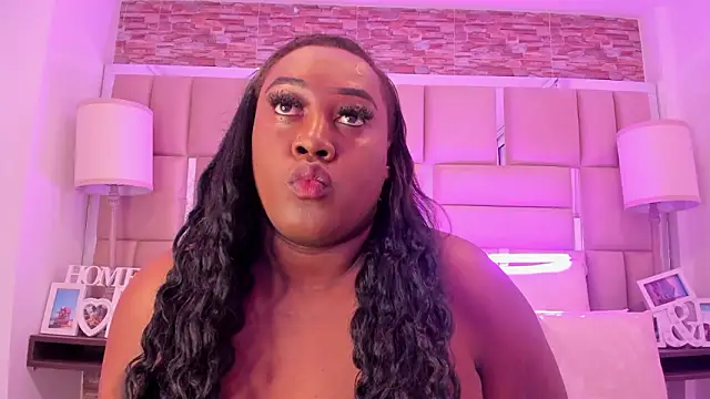 ShaniaBrownn online show from 11, 3, 2026