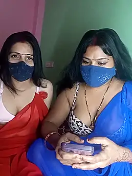 Snapshot of cutee__crazy chatting on 15, 10, 2025 cutee crazy online show from 15, 10, 2025