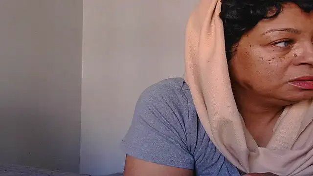 MSweetLindaParks online show from 17, 10, 2025